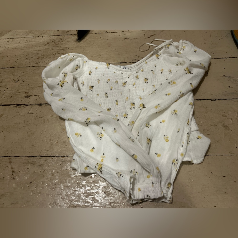 Hollister White Floral Blouse - Picture 2 of 2